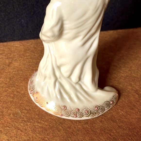 “LENOX JEWELS COLLECTION GIFTWARE” - LITTLE GIRL HOLDING DOLL - Picture 8 of 8